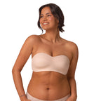 Mujer con sujetador sin tirantes Royal Lounge color beige sin aros efecto natural