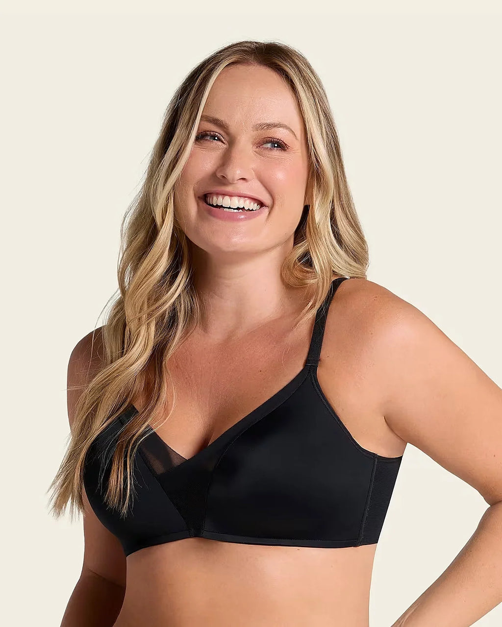 Sujetador Leonisa Magical Bra 091058 black front en modelo